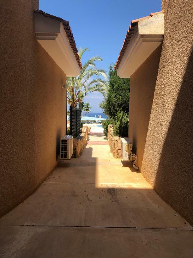 Kings Palace - Fabulous Pool-Side 2 Bed Apartment Paphos Exterior photo